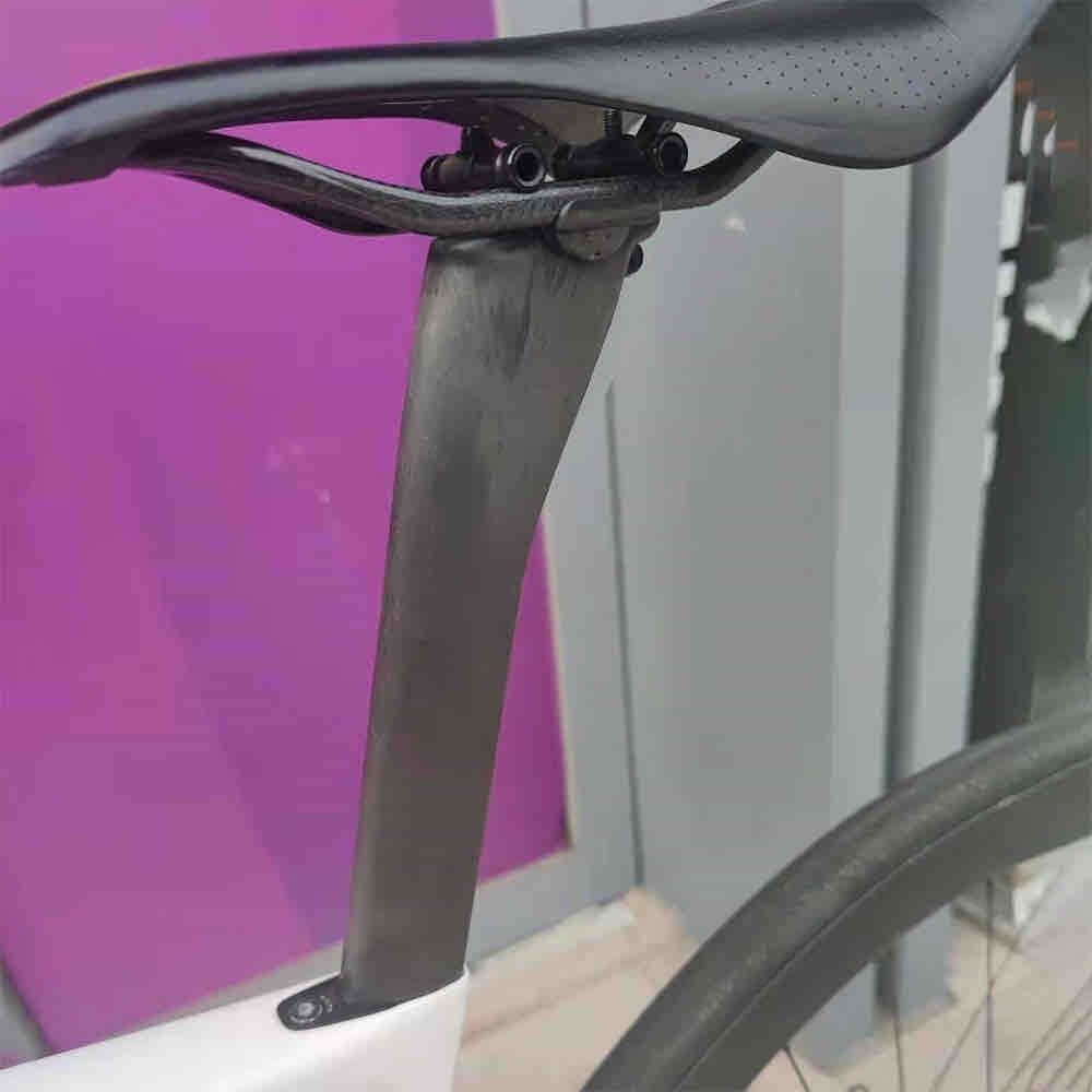 Tija de sillín ultraligera de  - Carbon Fiber Saddle reseña y precio